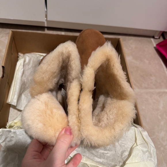 UGG Irina Star Charm boots - Picture 4 of 10